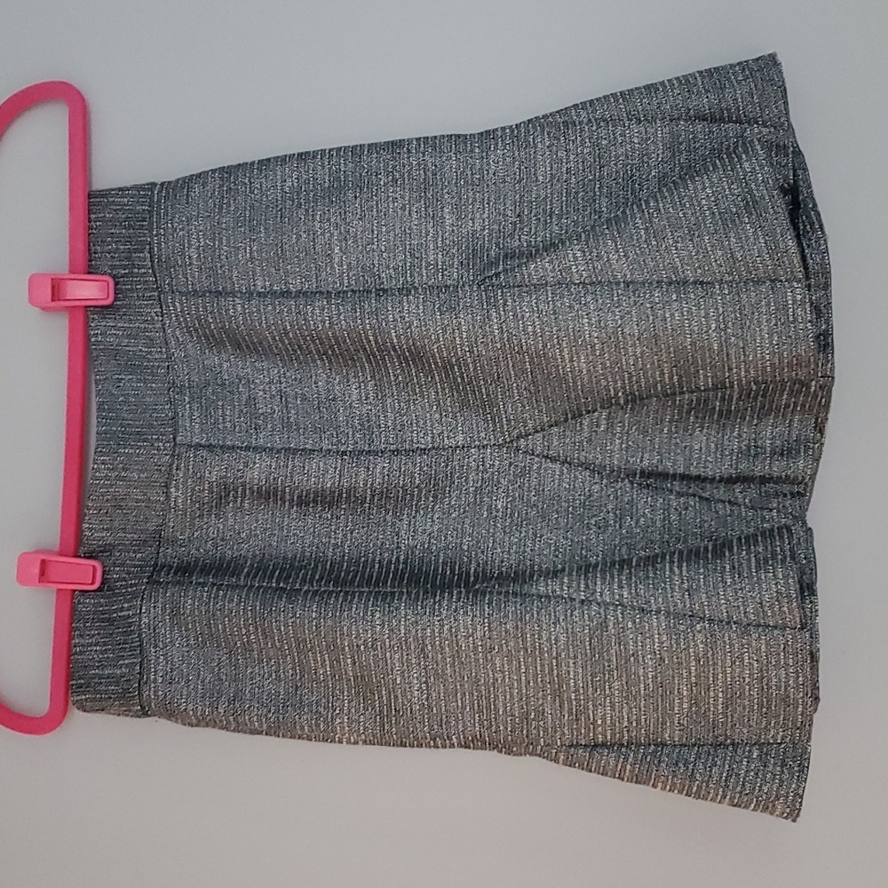 Banana Republic gray, white and silver thread skirt.